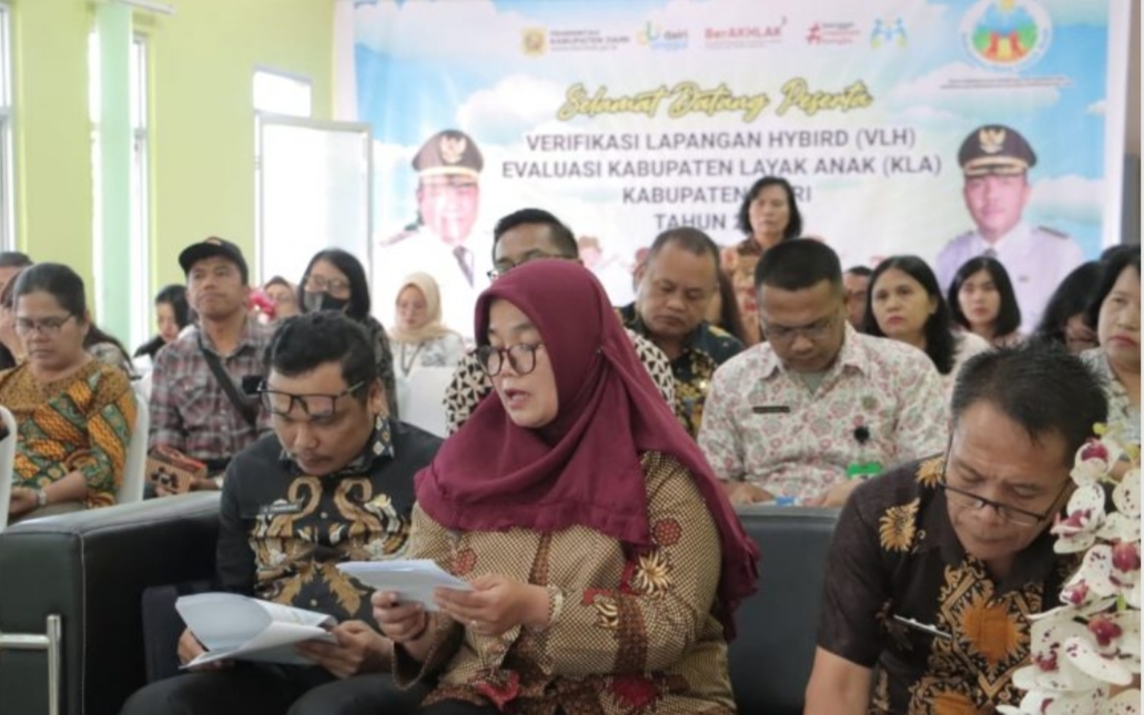 Sesi tanya jawab Verifikasi Lapangan Hybrid (VLH) Evaluasi KLA Kabupaten Dairi.(foto/istimewa)