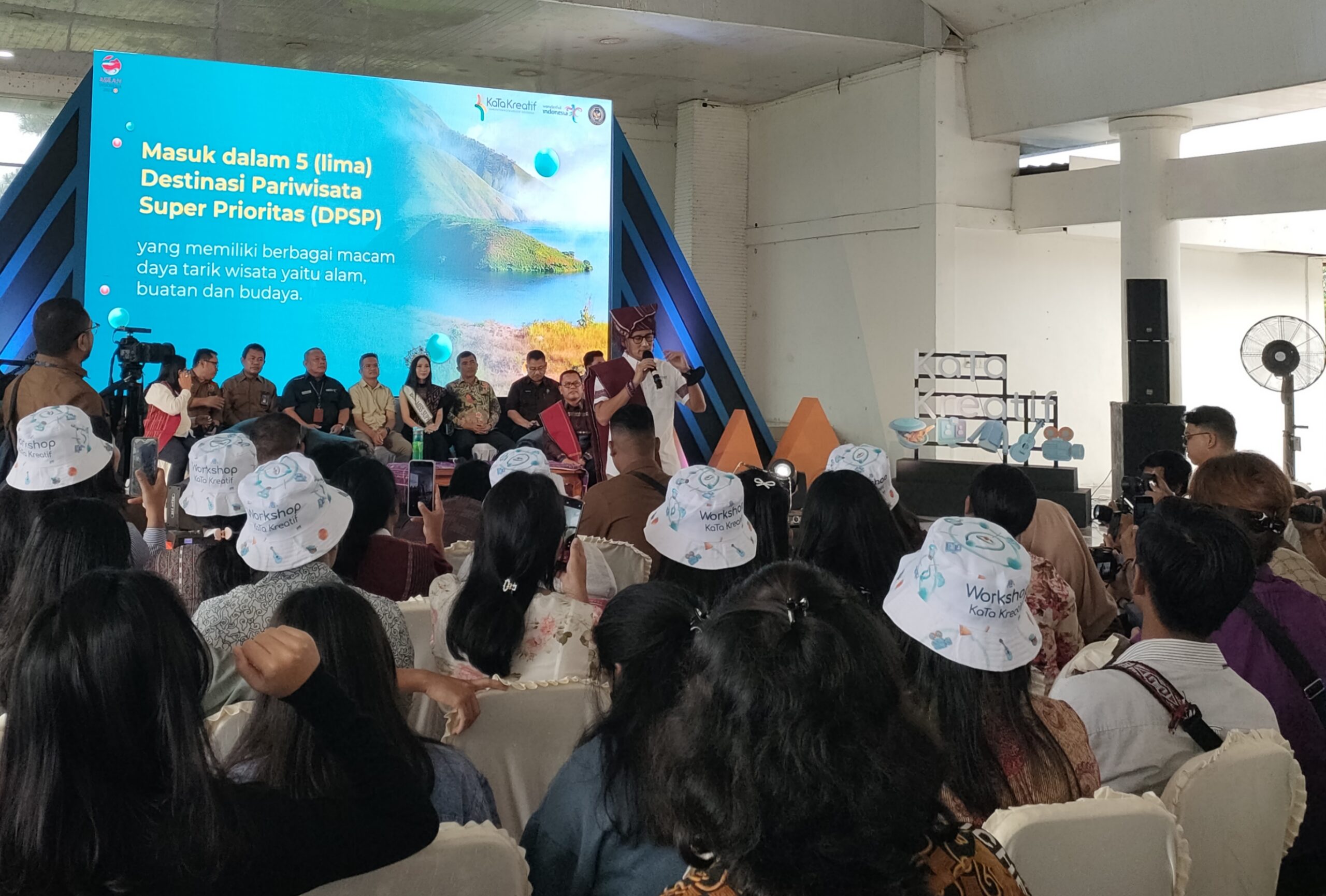 workshop KaTa Kreatif Menparekraf di Kantor Bupati Toba Balige.(foto/Iwan)