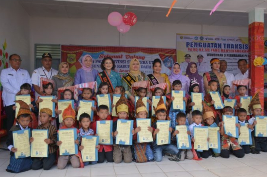 Acara pelepasan TK Pembina Sumbul.(foto/istimewa)