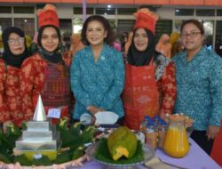 PKK Dairi Ikuti Lomba Merangkai Bunga dan Hias Makanan Pelleng