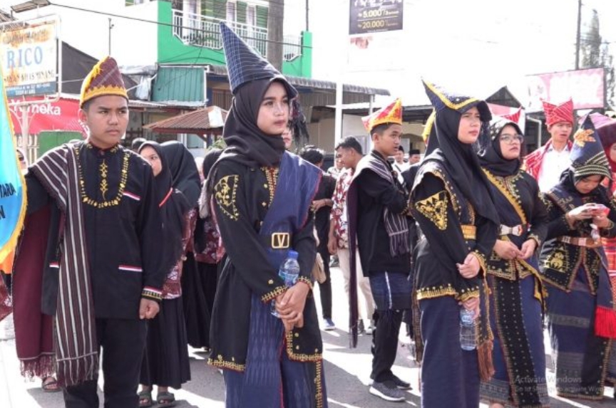 Khafilah peserta MTQ Kabupaten Dairi ke 43.(foto/istimewa)