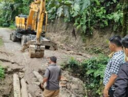 BPBD dan PUTR Perbaiki Jembatan Amblas di Desa Pandan Siempat Nempu Hulu