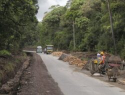 Ada Perbaikan Drainase di Lae Pondom, Pengendara Diminta Hati – Hati