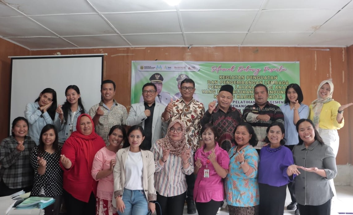Pelatihan manajemen dan penanganan khusus dalam rangka penguatan dan pengembangan lembaga penyedia layanan bagi anak yang memerlukan perlindungan khusus, bertempat di Kantor Pusat Pembelajaran Keluarga (Puspaga) Kekelengen.(foto/istimewa)