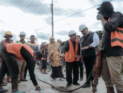 Eddy Berutu Tinjau Pengerjaan Jalan Jurusan Simpang Tiga – Berampu, Selesai Desember