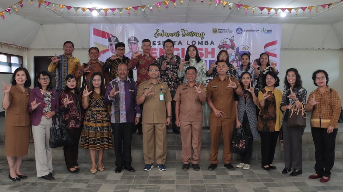 pembukaan English for Dairi di Gedung Yayasan Bukit Cahaya Sidikalang, Kecamatan Sidikalang, Kabupaten Dairi, Selasa (26/9/2023).(foto/ist)