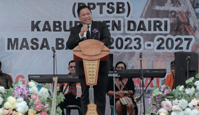 Bupati Dairi Eddy Berutu hadiri acara Pelantikan PPTSB Cabang Dairi.(foto/istimewa)