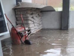 Warga Kelurahan Batang Beruh Sidikalang Mengeluh, Rumah Kerap Banjir Saat Hujan