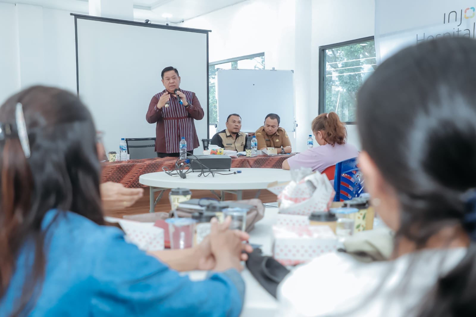Kegiatan InJourney Hospitality House di Pusat Tenun Ulos Silahisabungan.(foto/istimewa)