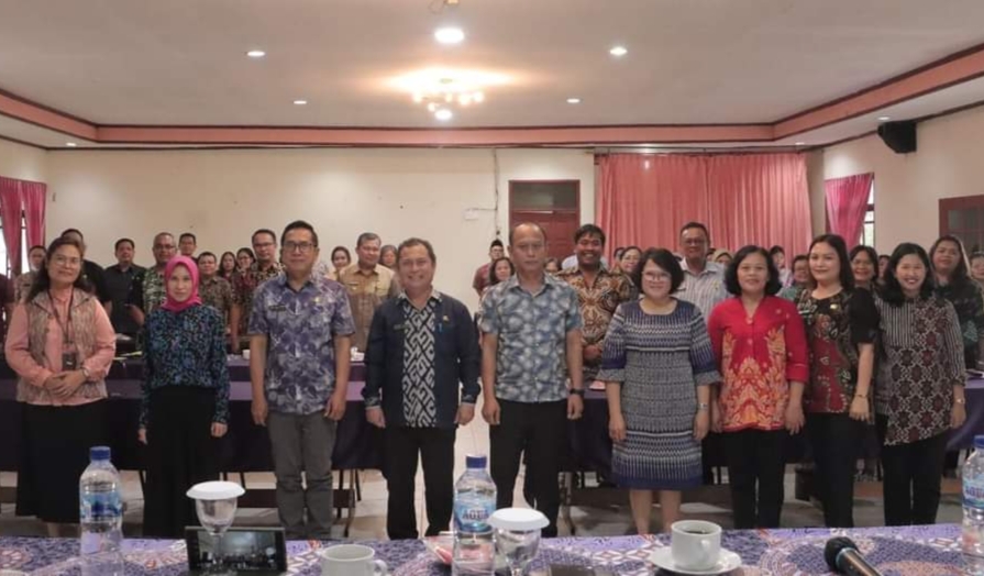Pembinaan Kelompok Kerja Operasional (pokjanal) Posyandu dalam Rangka Integrasi Layanan Primer Tingkat Kabupaten di Aula Hoterl Beristra Dairi.(foto/ist)