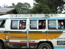 Siswa SD di Kuta Kacib Senang, Pemerintah Sediakan Mobil Sekolah Gratis