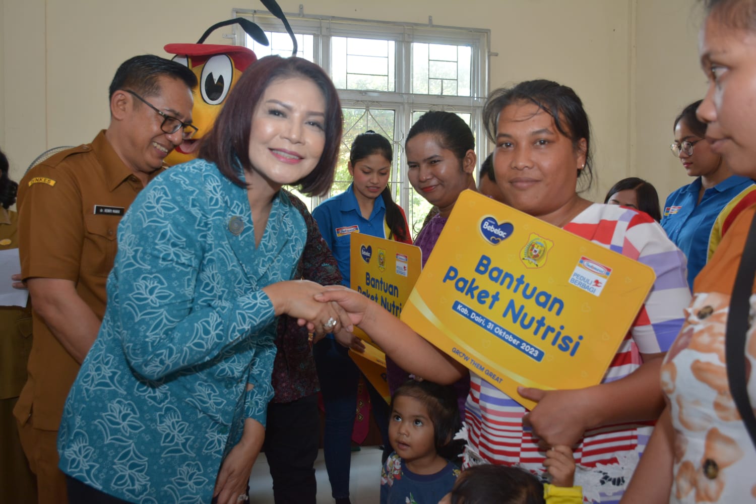 Indomaret Bersama Bebelac Salurkan Bantuan Nutrisi,(foto/ist)