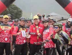 Ramai Peserta, Bupati Eddy Berutu Lepas Peserta Bike and Camp Road to Aquabike Championship Dairi Adventure di Silalahi
