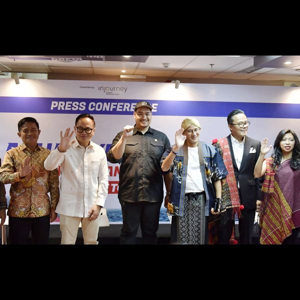 Penjabat (Pj) Gubernur Sumut Hassanudin (kiri) saat berada di Kantor Kementerian Bidang Kemaritiman dan Investasi, Jakarta, Selasa (31/10/2023).(foto/ist)
