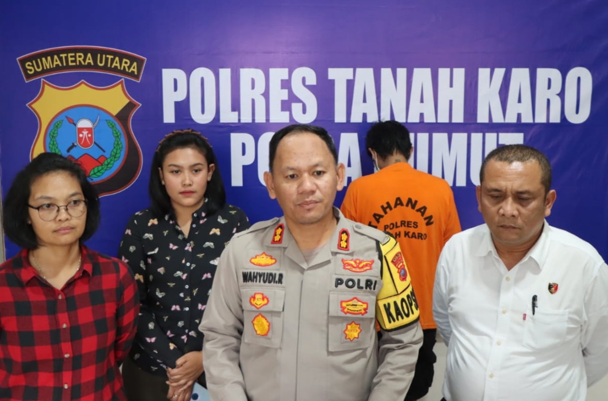 Polres Tanah Karo tangkap pelaku penganiayaan terhadap anak kandungnya.(foto/ist)