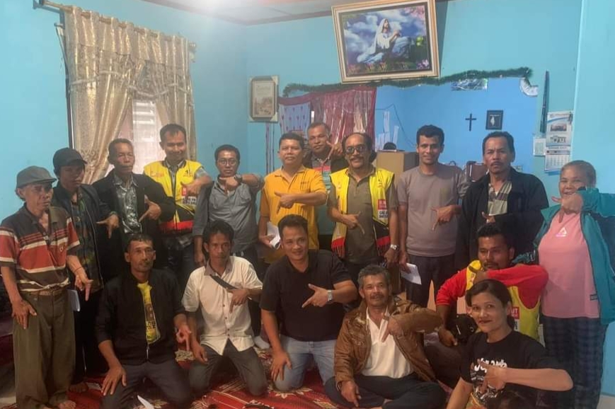 Tim Pemenangan Mangihut Sinaga blusukan ke Desa - Desa.(foto/ist)
