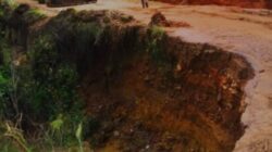 Foto tanah longsor di salah satu lokasi di Kabupaten Dairi. (foto/ist)