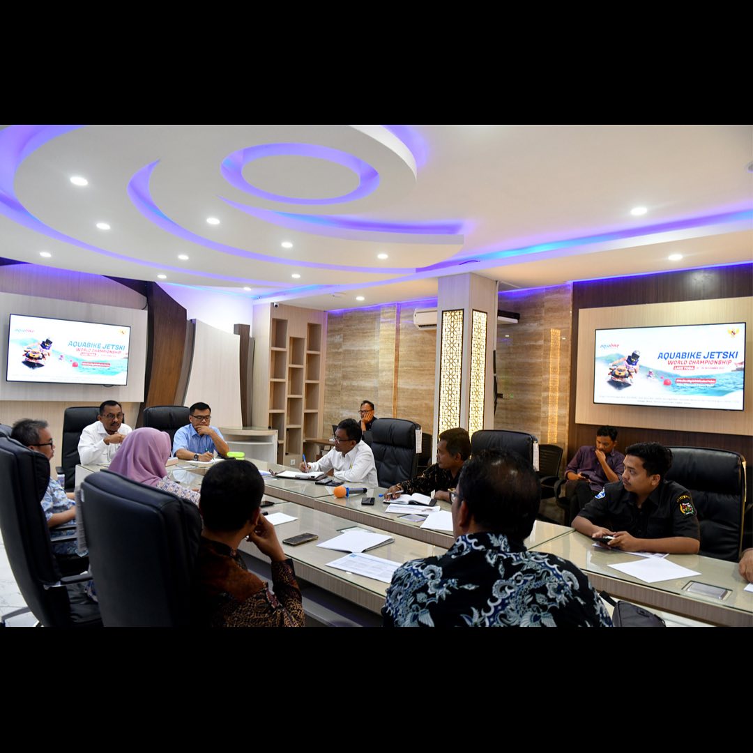 Rakor persiapan Aquabike World Championship 2023 bersama dengan seluruh Dinas Kominfo kabupaten sekawasan Danau Toba yang menjadi tuan rumah di Aula Transparansi, Kantor Dinas Kominfo Sumut, Jalan HM Said Nomor 27, Medan, Kamis (9/11/2023).(foto/ist)