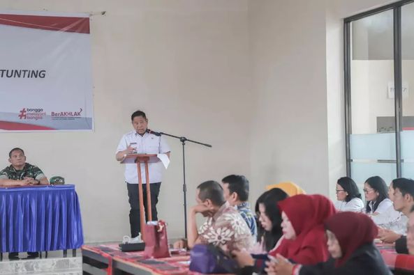 Bupati Eddy Berutu buka rapat koordinasi Penurunan Stunting Kabupaten Dairi Tahun 2023.(foto/ist)