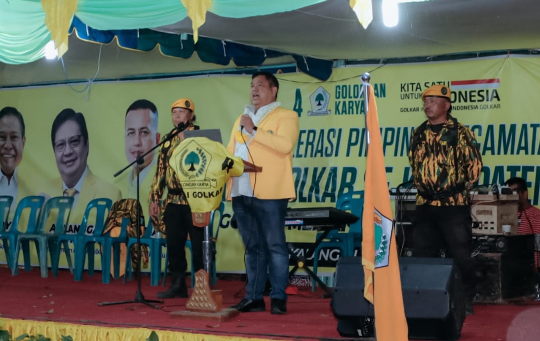 Pelantikan Pengurus Kecamatan (PK) Partai Golkar Kabupaten Dairi.(foto/Ndos)