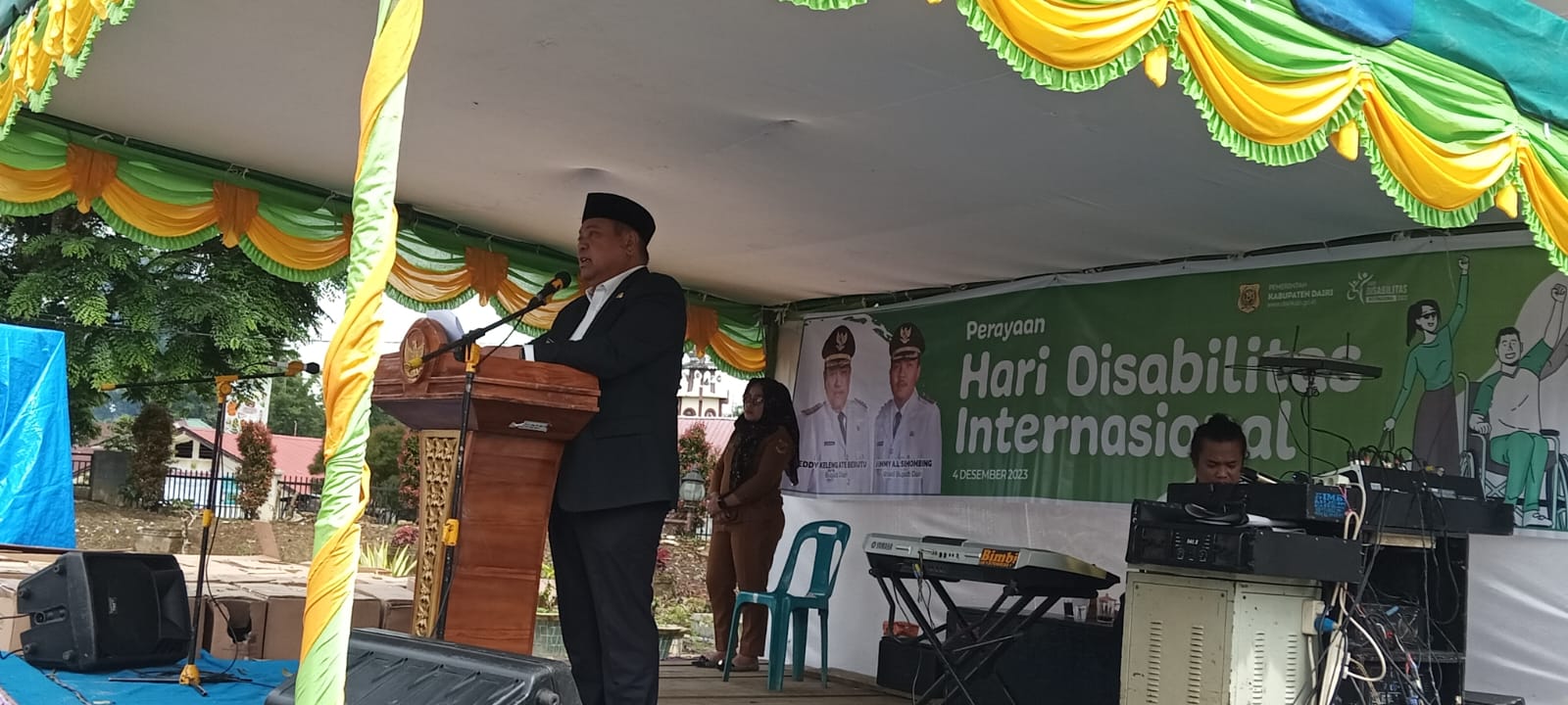 Bupati Dairi Dr. Eddy Keleng Ate Berutu saat peringatan Hari Disabilitas Internasional 2023,(foto/ist)