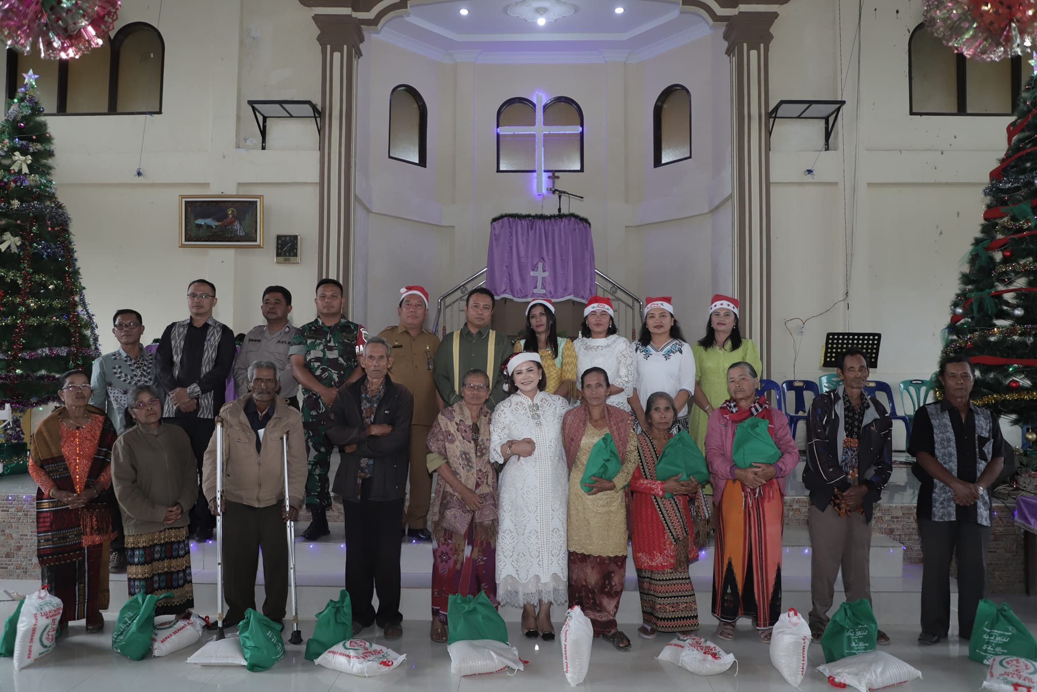 Safari natal Pemkab Dairi di Kecamatan Parbuluan. (foto/ist)