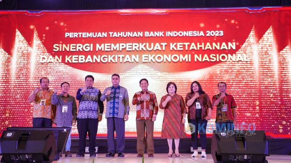 Cory Sebayang (ketiga dari kanan)saat menghadiri Kick Off Klaster Pangan Binaan Dalam Pertemuan Tahunan Bank Indonesia 2023, Rabu (29/11/2023). (foto/ist).