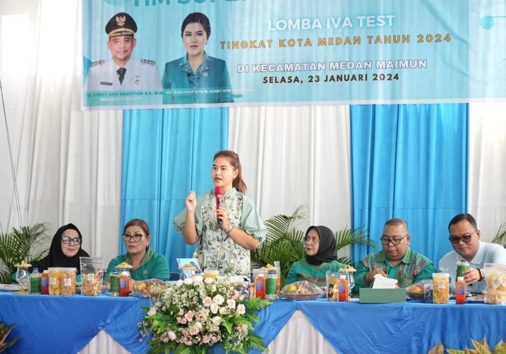 Ketua TP PKK Kota Medan, Ny. Kahiyang Ayu mengunjungi Kantor Kecamatan Medan Maimun.(foto/ist)