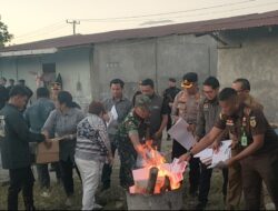 KPU Dairi Musnahkan Surat Suara yang Rusak dan Lebih