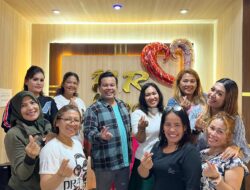 ‘Emak – emak’ di Dairi Meminta Johannes Tobing Maju Bupati Dairi