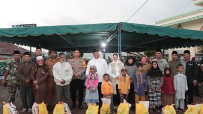 Foto bersama safari ramadhan Pemkab Dairi, (foto/ist)