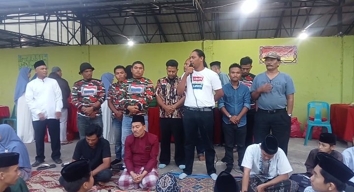 Buka puasa bersama dengan santri - santriwati pondok pesantren Cindikia Bunayya.(foto/Rossi)