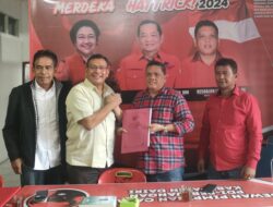 Maju Pilkada Dairi, Vickner Sinaga Ambil Formulir Penjaringan