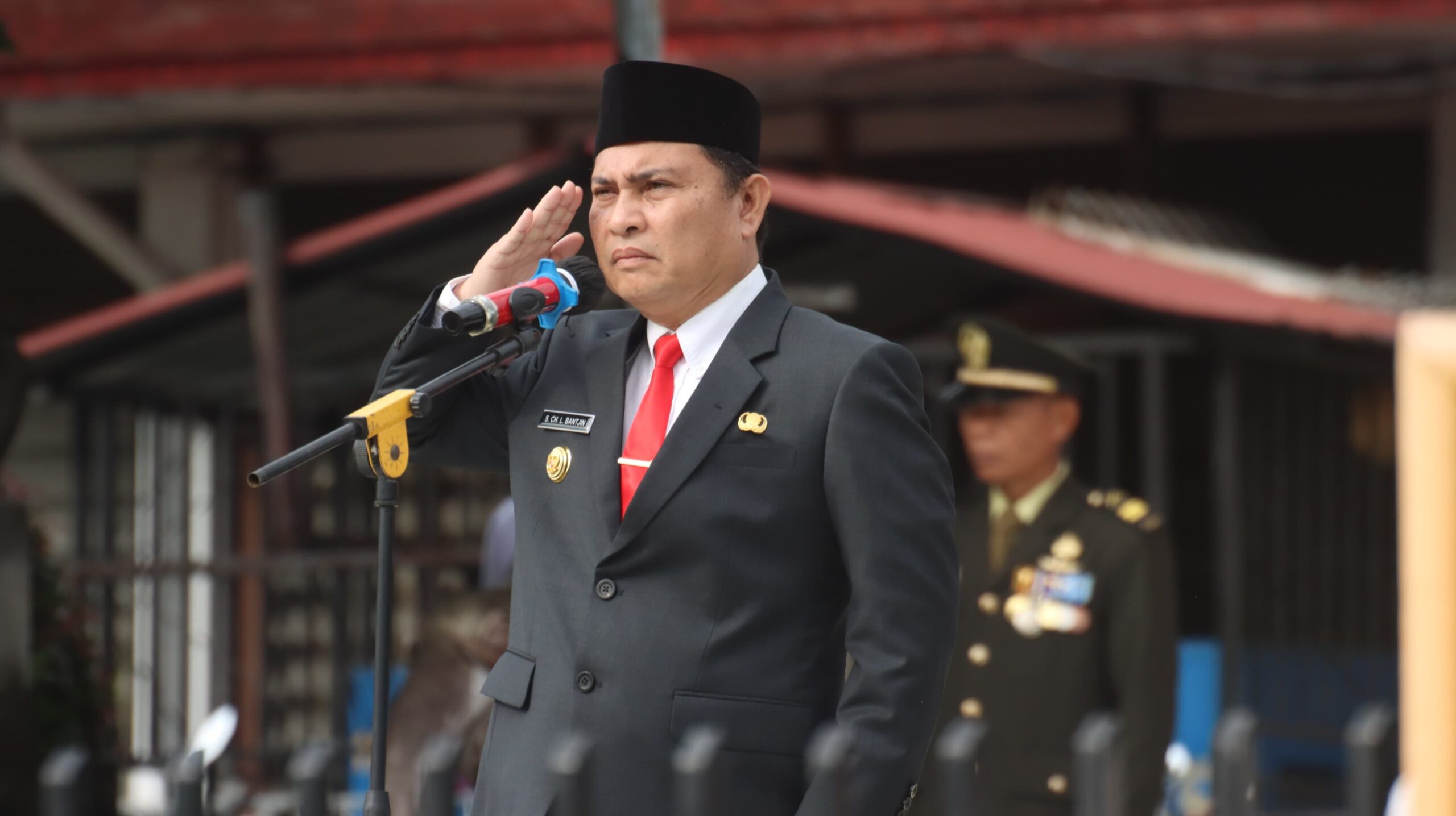 Pj. Bupati Dairi, Surng Charles Bantjin. (foto/ist)