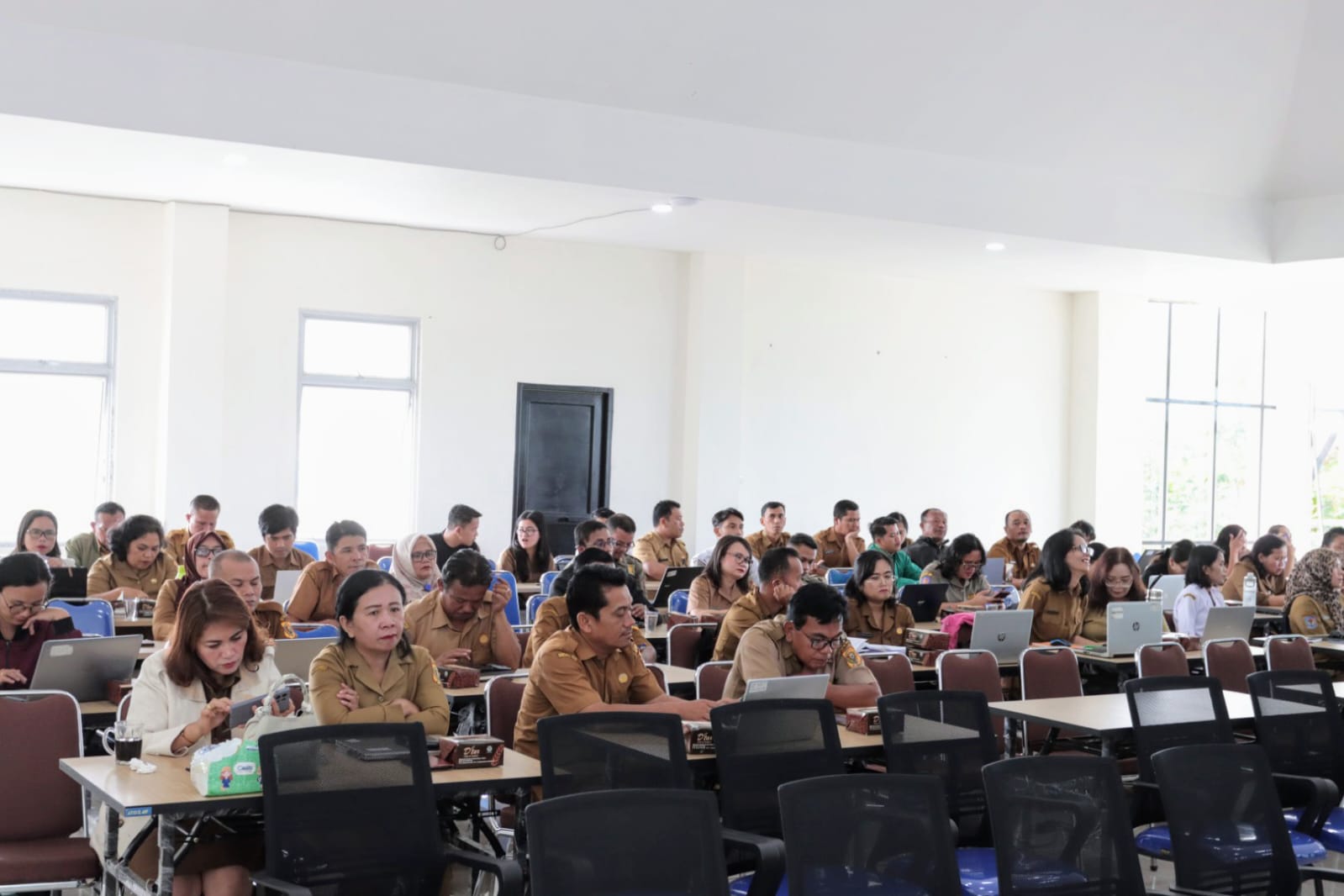 Foto para peserta Bimtek Srikandi. (Foto/ist)