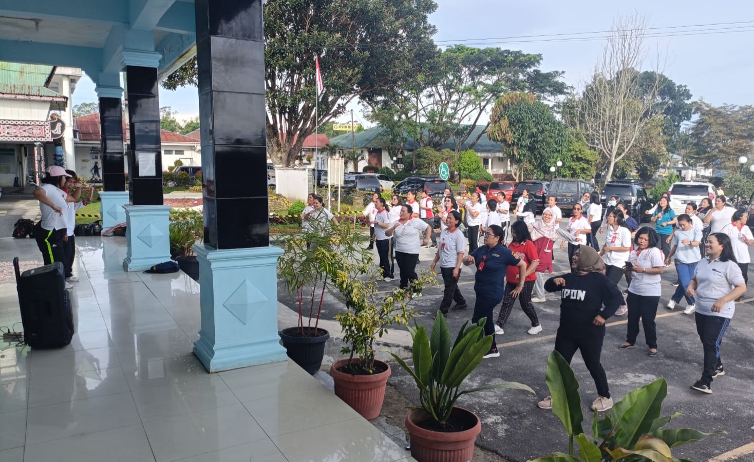Senam pagi di Rumah Sakit Umum Daerah (RSUD) Sidikalang.(foto/Iwan)