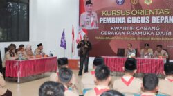 Pj Sekda Jonny Hutasoit saat membuka kegiatan kursus orientasi pembina pramuka kwartir cabang gerakan Pramuka Dairi Tahun 2024 yang digelar di Aula Taman Wisata Iman, Sitinjo, Kamis (6/6/2024).(foto/ist)