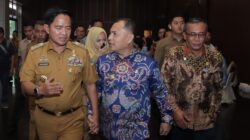 Pj Bupati Dairi, Charles Bantjin dan Pj Gubsu Hasanudin. (foto/ist)