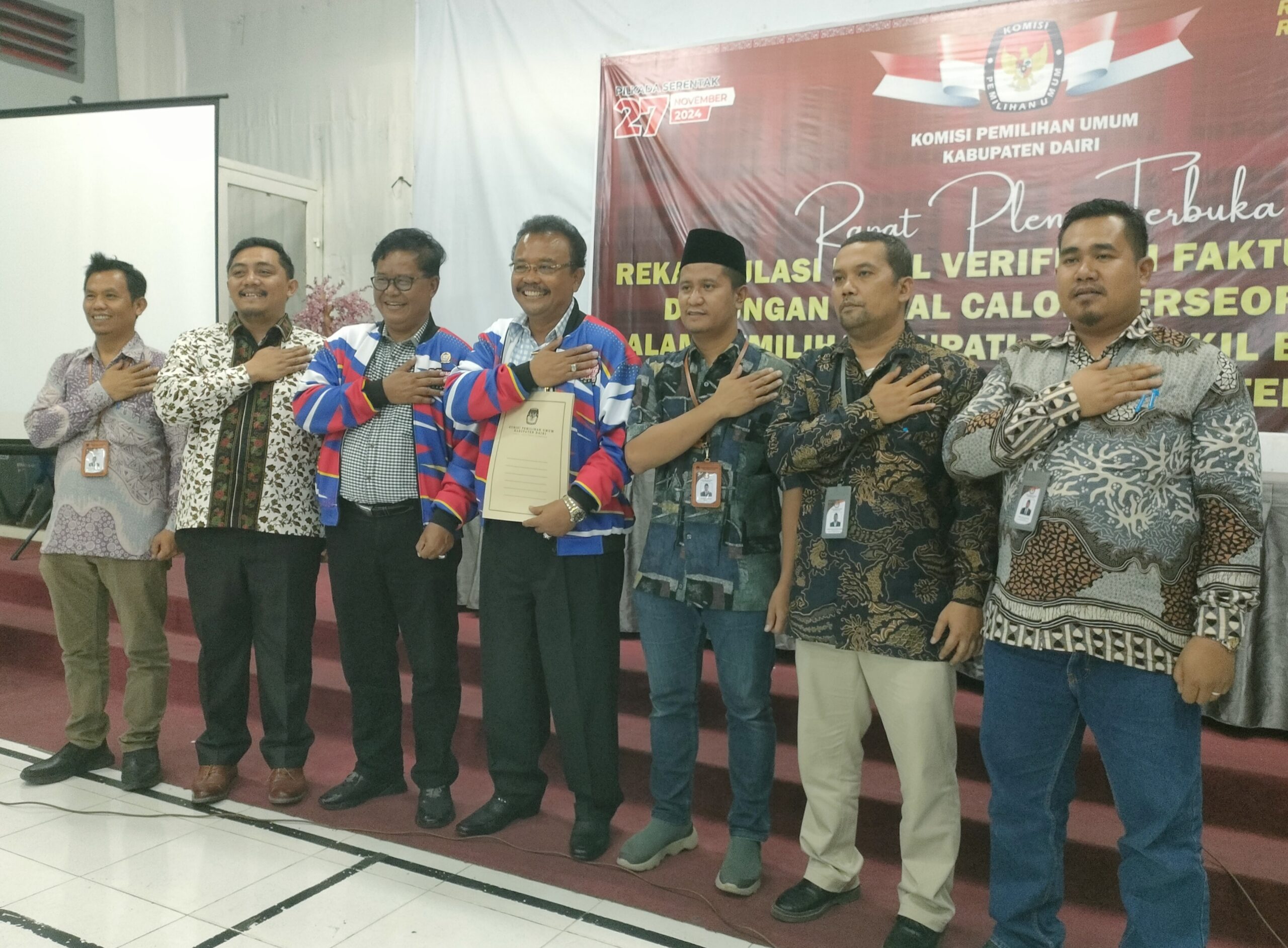 Rekapitulasi Faktual dukungan Bakal Calon Perseorangan Pilkada Dairi Periode 2024 - 2029.(foto/Iwan)