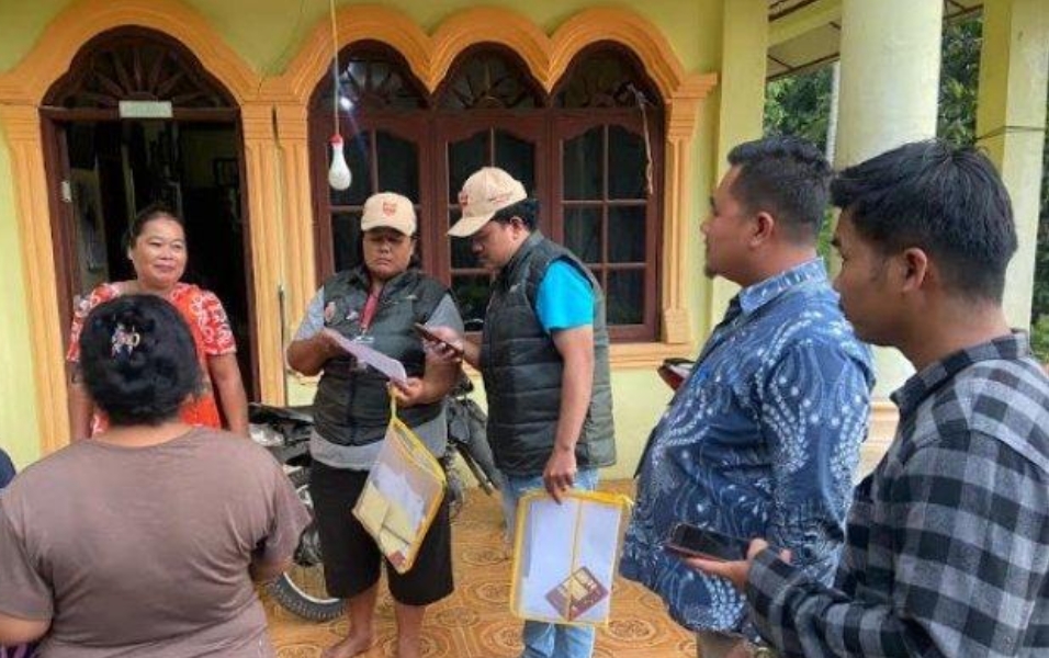 Proses coklit di salah satu desa yang ada di Kabupaten Dairi dalam tahapan Pilkada.(ist)