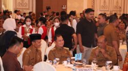 Pj Bupati Dairi, Charles Bantjin (tengah). (foto/ist)