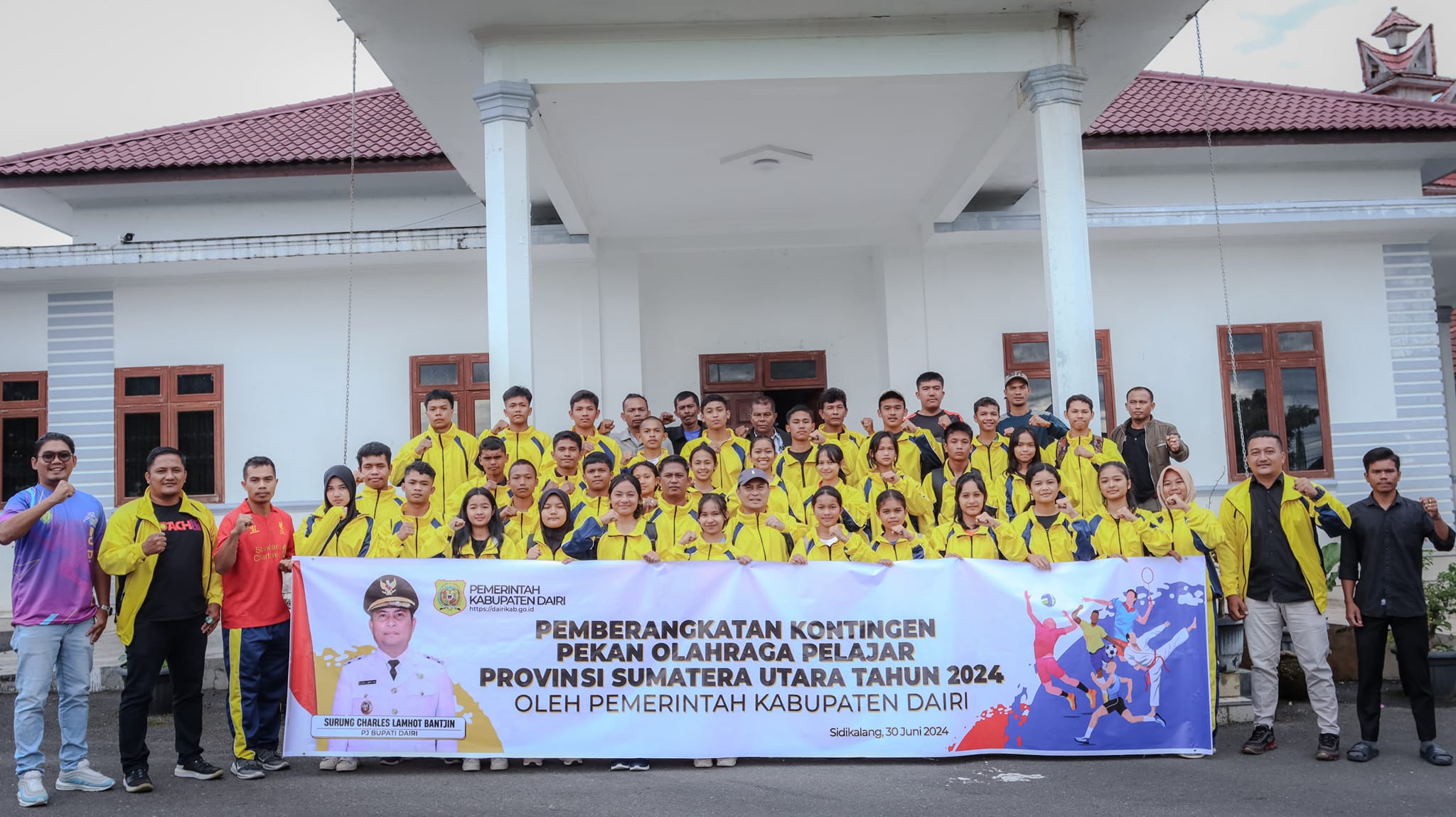 Pj. Bupati Dairi, Charles Bantjin Lepas atli Dairi. (foto/ist)