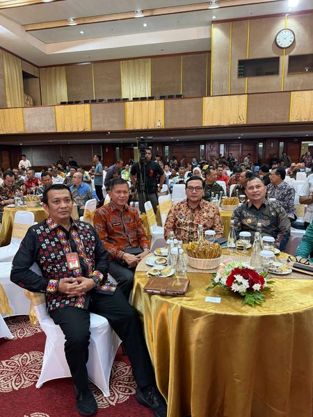 Pj Bupati Dairi (ke Empat darikiri) Ikuti Rakor Bahas Perluasan Areal Tanam Bersama Kementan dan Kemendagri. (foto/ist)