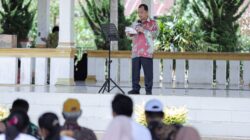 Pj Bupati Dairi Surung Charles Bantjin saat Hari Koperasi Nasional 2024. (foto/ist)