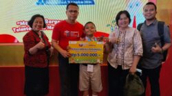 Deardo Simbolon (tengah) siswa peraih medali perunggu ajang OSN 2024. (foto/ist)
