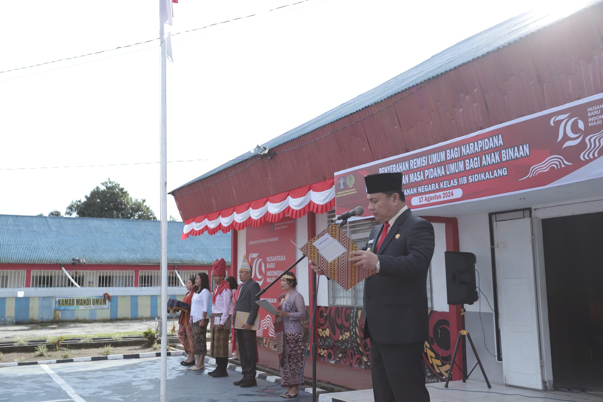 Pj Bupati Dairi Jadi Irup Pemberian Remisi Narapidana Rutan Kelas 2B Sidikalang. (foto/ist)