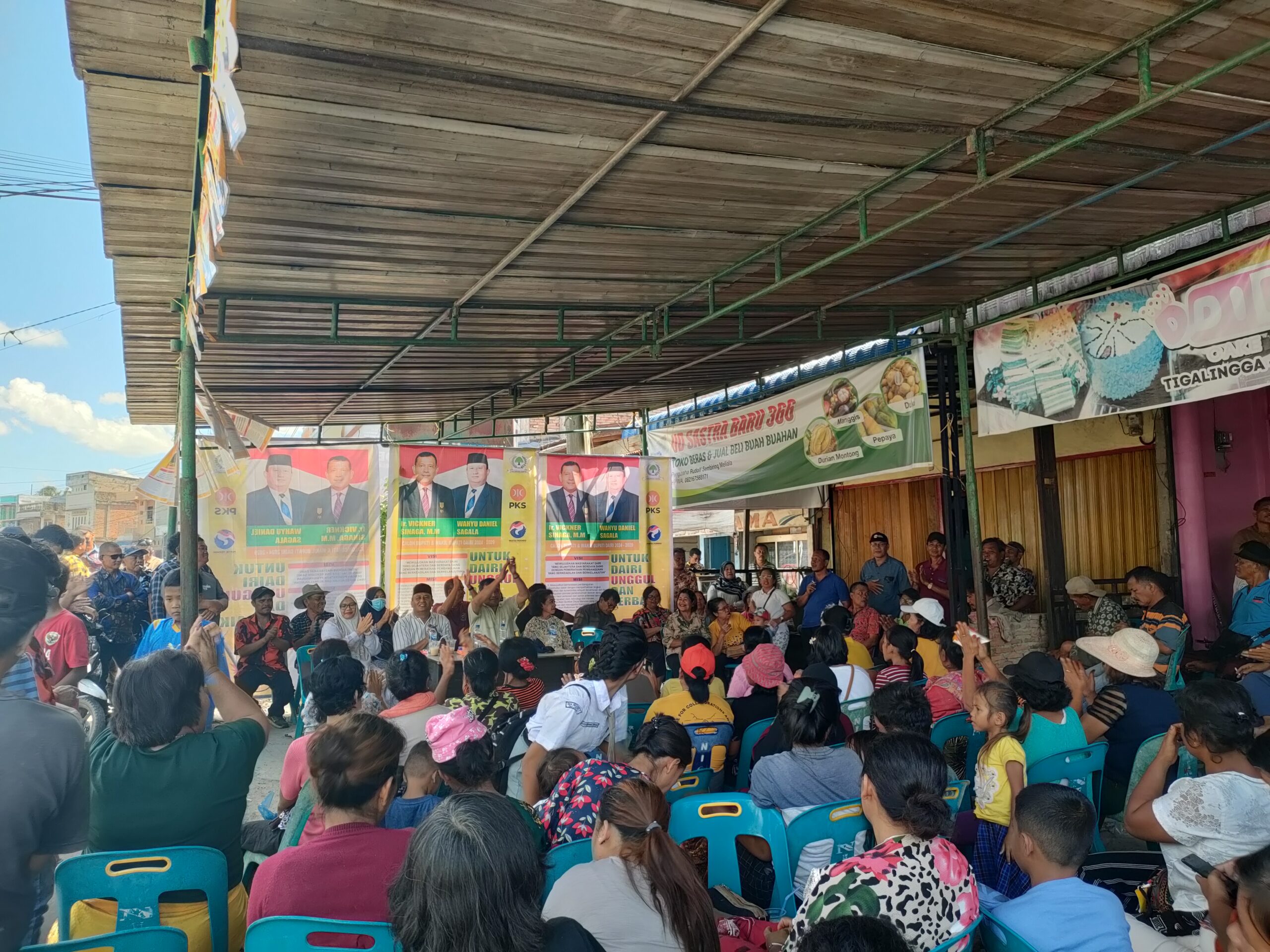 Pertemuan calon bupati dan calon wakil bupati Dairi dengan warga Tigalingga.(Foto/Iwan)