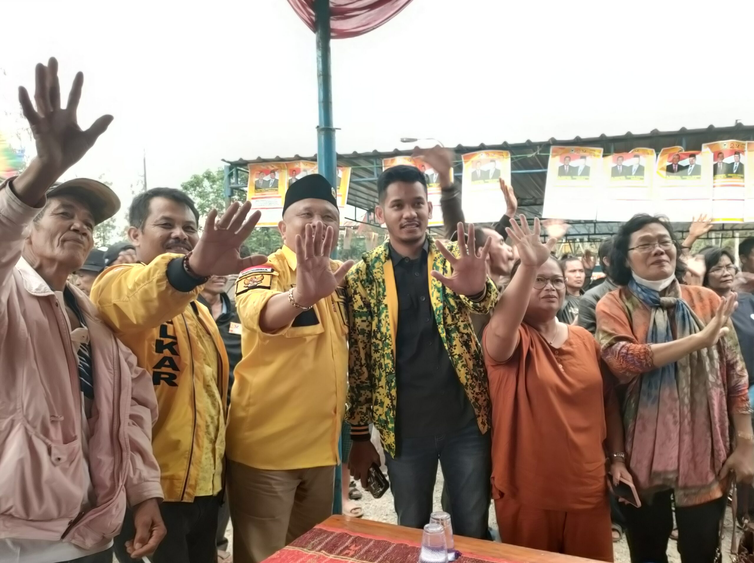 Kampanye calon bupati dan calon wakil bupati Dairi Vickner - Wahyu di Parbuluan VI.(Foto/Iwan)