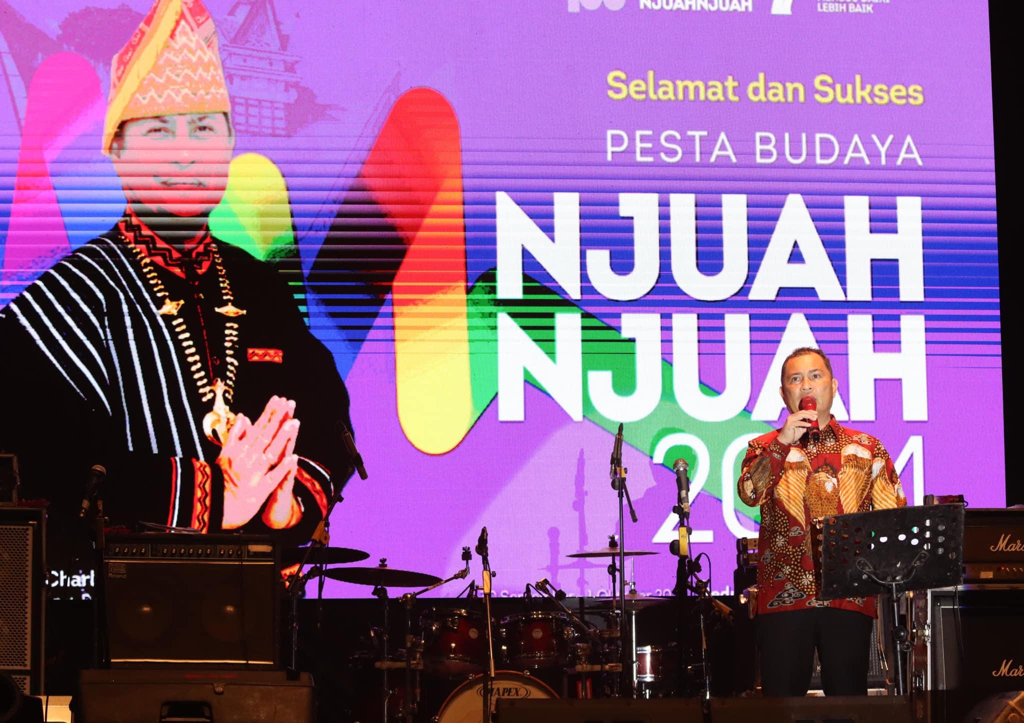Pesta Budaya Njuah-Njuah yang dilaksanakan mulai 30 September hingga 1 Oktober 2024 yang dirangkai dengan HUT Kabupaten Dairi Yang Ke-77 dilapangan Gedung Djauli Manik, secara resmi ditutup oleh Penjabat Bupati Dairi Surung Charles Bantjin selasa (2/10/2024) (foto/ist)