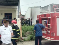Kebakaran Kandang Ayam di jalan Mangga Siantar Hebohkan Warga, 4 Damkar Diturunkan